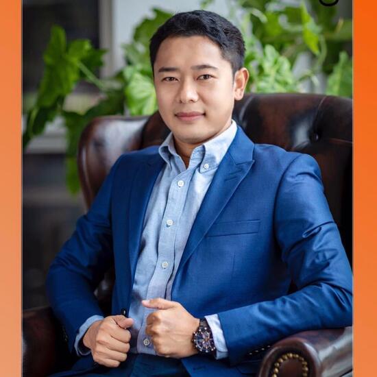 การุณ ชมภูบุตร