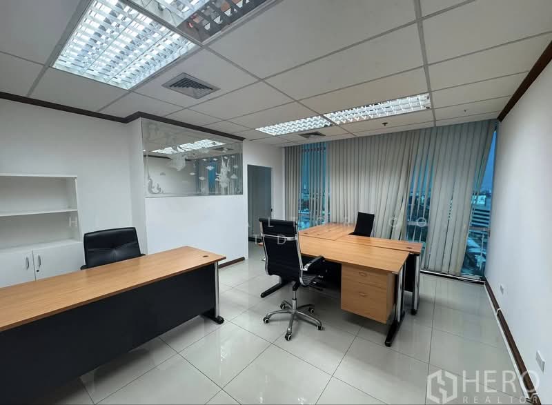 For Rent Office Space 300 sq.m. in Huai Khwang, Bangkok BRE16951, Bangkok, Huai Khwang, Bangkok, , 300 sqm, Office Space For Rent, by Hero Realtor Co., Ltd., 10009877 - DDproperty.com