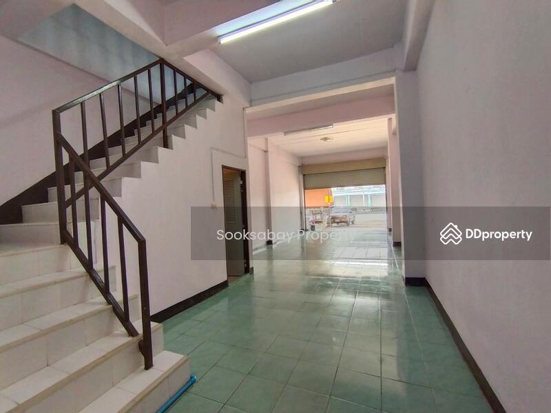 Commercial building on the road side (Chiang Mai - Mae jo Rd.), Chiang Mai, Nong Harn, San Sai, Chiang Mai, 3 Bedrooms, 228 sqm, Townhouse For Sale, by Nantawan Rattanapong, 10010199 - DDproperty.com