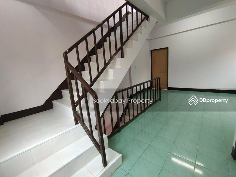Commercial building on the road side (Chiang Mai - Mae jo Rd.), Chiang Mai, Nong Harn, San Sai, Chiang Mai, 3 Bedrooms, 228 sqm, Townhouse For Sale, by Nantawan Rattanapong, 10010199 - DDproperty.com