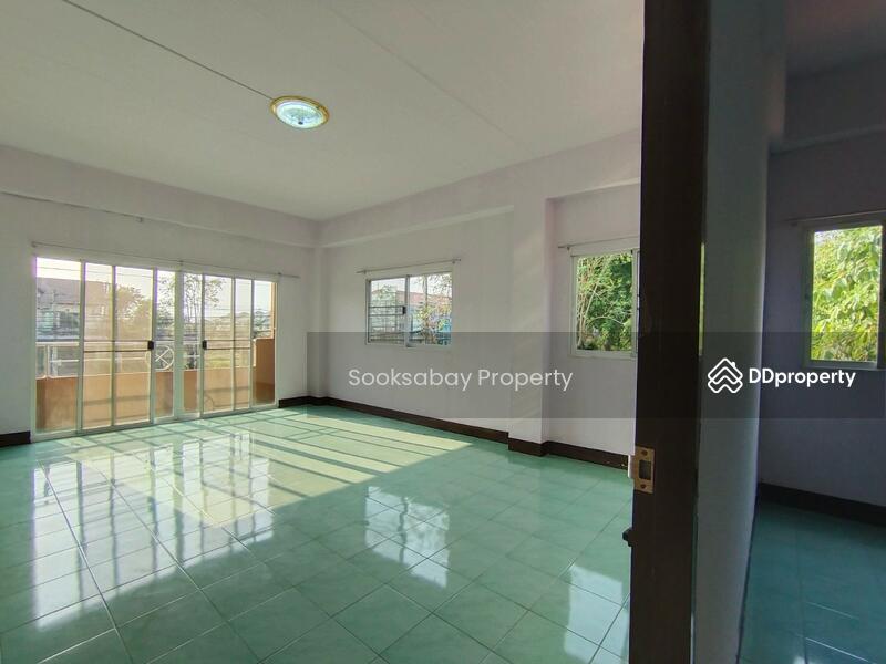 Commercial building on the road side (Chiang Mai - Mae jo Rd.), Chiang Mai, Nong Harn, San Sai, Chiang Mai, 3 Bedrooms, 228 sqm, Townhouse For Sale, by Nantawan Rattanapong, 10010199 - DDproperty.com