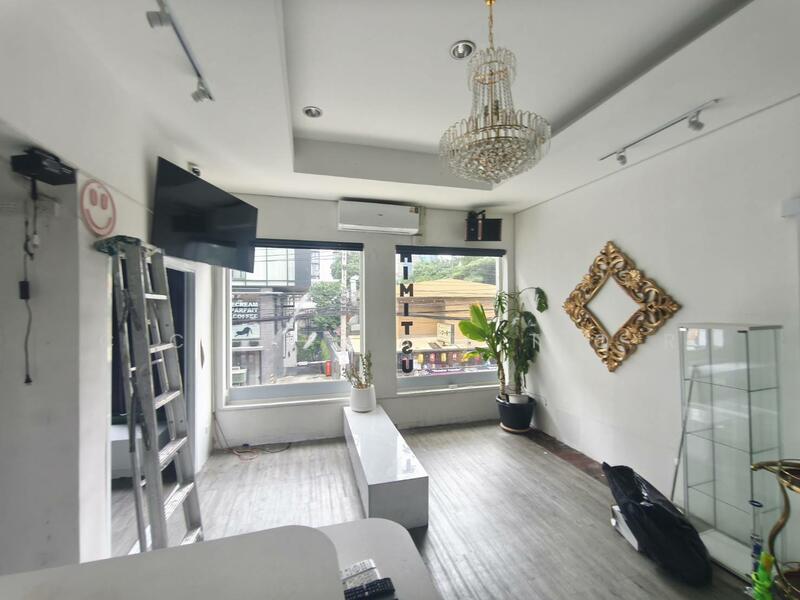 For Rent - พื้นที่ทองหล่อทำธุรกิจหรืออฟฟิศได้, Bangkok