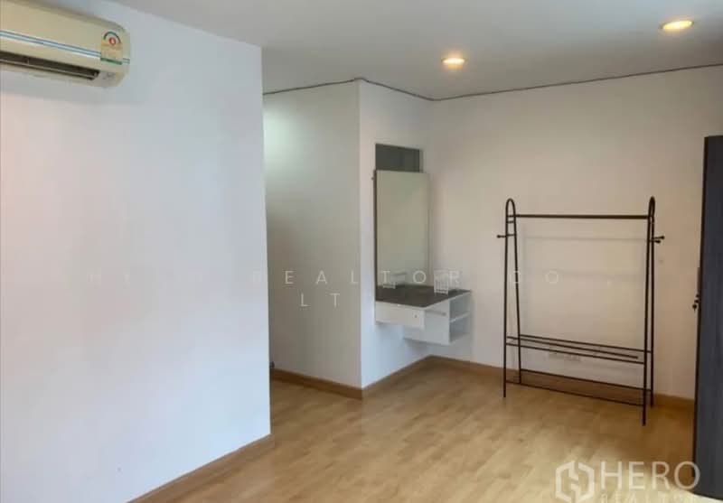 For Rent Townhouse at Baan Klang Muang S-Sense Rama 9–Ladprao BRE17378, Bangkok, Phlapphla, Wang Thonglang, Bangkok, 3 Bedrooms, 180 sqm, Townhouse For Rent, by Hero Realtor Co., Ltd., 10040632 - DDproperty.com