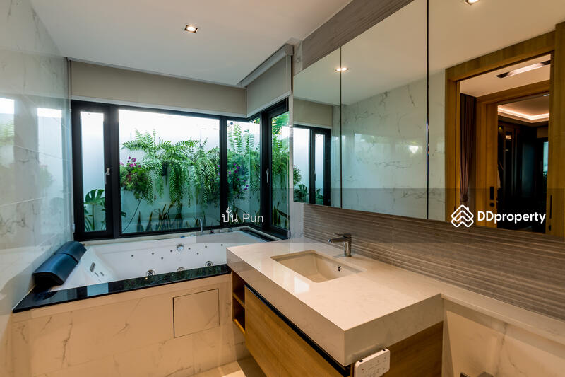 For Sale - House for rent at Huahin, Coco Palm Villa, Lakefront Luxury for rent at Palm Hills Golf Course, Prachuap Khiri Khan