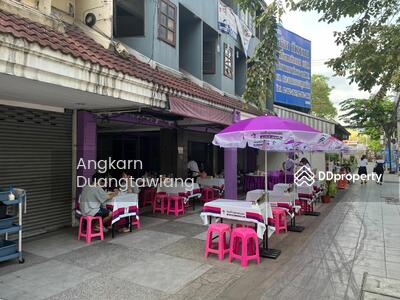 ขาย - ขายตึกแถวง 3 ชั้น ใกล้สถานีรถไฟฟ้า ราบ 11 ริมถนนพหลโยธิน ราคา 20 ล้าน, กรุงเทพ