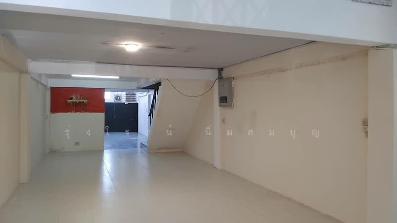 อาคารพาณิชย์ 4.5 ชั้น ใกล้ถนนแฉล้มนิมิตร 4 (ซอยเจริญราษฎร์ 10) เลขที่ ๘ ทำเลยอดเยี่ยม ปลอดภัย, กรุงเทพ, 8 แฉล้มนิมิตร 4, บางโคล่, บางคอแหลม, กรุงเทพ, 240 ตร.ม., ตึกแถว-อาคารพาณิชย์ ให้เช่า, โดย รุ่งโรจน์ นิ่มสมบุญ, 10053767 - DDproperty.com