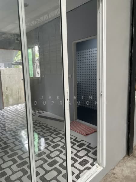 ให้เช่าโกดัง สะพานสูง กรุงเทพ กรีฑาตัดใหม่ พร้อมออฟฟิศ ใกล้สนามบินสุวรรณภูมิ, Bangkok, Saphan Sung, Saphan Sung, Bangkok, , 560 sqm, Warehouse/Factory For Rent, by Jakarin Houpramong, 10054368 - DDproperty.com