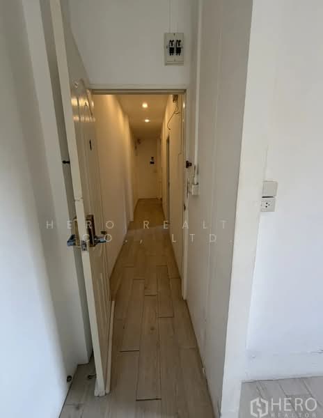 For Rent Retail Shophouse 400 sq.m. near BTS Ekkamai, Bangkok BRE17437, Bangkok, Phra Kanong, Khlong Toei, Bangkok, 6 Bedrooms, 400 sqm, Condo For Rent, by Hero Realtor Co., Ltd., 10074899 - DDproperty.com