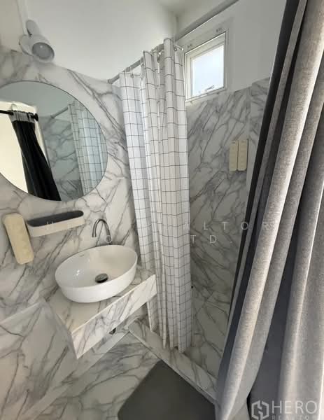 For Rent Retail Shophouse 400 sq.m. near BTS Ekkamai, Bangkok BRE17437, Bangkok, Phra Kanong, Khlong Toei, Bangkok, 6 Bedrooms, 400 sqm, Condo For Rent, by Hero Realtor Co., Ltd., 10074899 - DDproperty.com