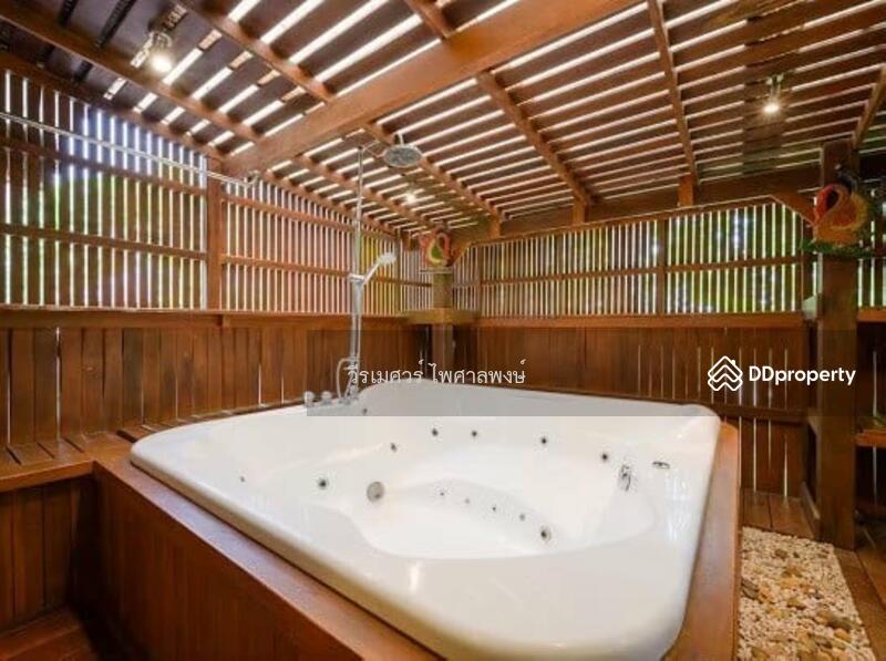 ขายสุดคุ้ม! บ้านไม้สัก—พัทยา (ตกแต่งสไตล์ Pool Villa) บนเนื้อที่ 2-1-0 ไร่ ## สวนร่มรื่น