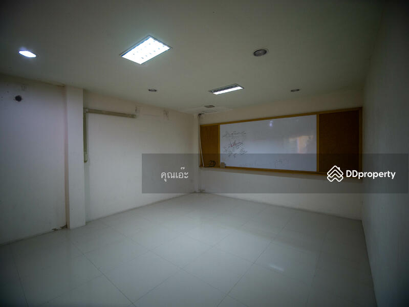 ขาย ทาวน์โฮม 3 ชั้น ธาราดี ติด ถ.ราชพฤกษ์ ที่ดินใหญ่ 132.2 ตร.ว.