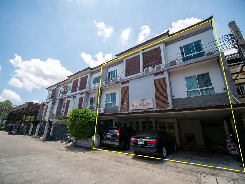 ขาย - ขาย !! ทาวน์โฮม 3 ชั้น โครงการ ธาราดี ติด ถ.ราชพฤกษ์ ที่ดินใหญ่ 132.2 ตร.ว. เหมาะทำสำนักงาน, นนทบุรี