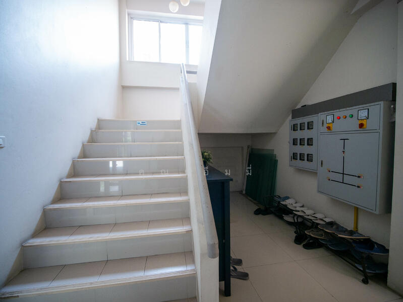 ขาย - ขาย !! ทาวน์โฮม 3 ชั้น โครงการ ธาราดี ติด ถ.ราชพฤกษ์ ที่ดินใหญ่ 132.2 ตร.ว. เหมาะทำสำนักงาน, นนทบุรี