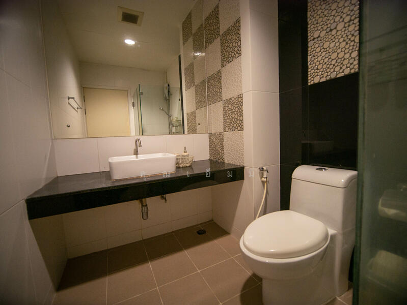 ขาย - ขาย !! ทาวน์โฮม 3 ชั้น โครงการ ธาราดี ติด ถ.ราชพฤกษ์ ที่ดินใหญ่ 132.2 ตร.ว. เหมาะทำสำนักงาน, นนทบุรี