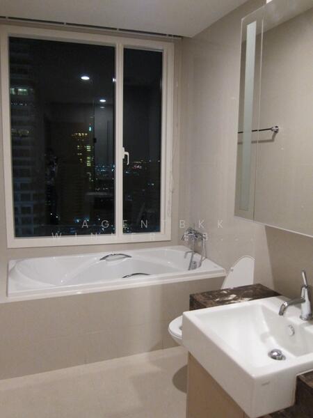 39 by Sansiri, Bangkok, 11 Sukhumvit Road, Khlong Tan Nua, Watthana, Bangkok, 1 Bedroom, 55 sqm, Condo For Rent, by Agentbkk, 10137385 - DDproperty.com