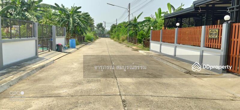 ถนนในหมู่บ้านกว้าง 8 เมตรรวมฟุตบาท
