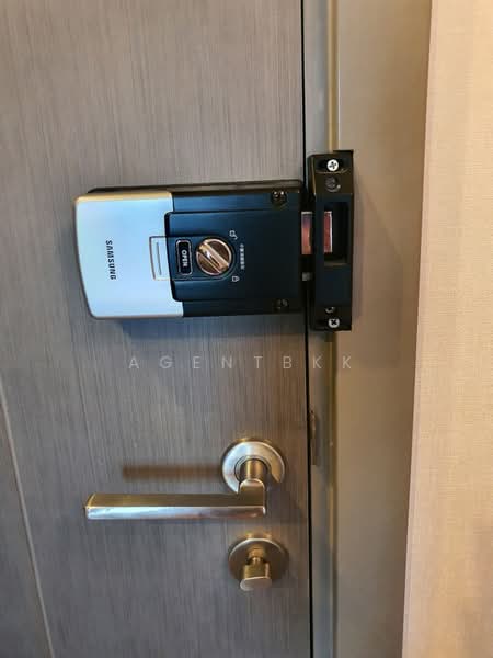 The Base Rama 9-Ramkhamhaeng, Bangkok, 3 Ramkhamhaeng Road, Hua Mak, Bang Kapi, Bangkok, 1 Bedroom, 30 sqm, Condo For Rent, by Agentbkk, 10196396 - DDproperty.com