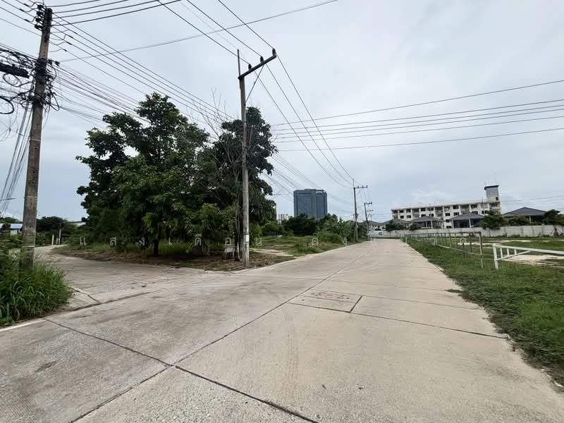Land 84sq.wah for sale near highway police station Sukhumvit road chonburi, Chon Buri (Pattaya), 84 เทศบาลพัฒนา1, Mhueng, Muang Chon Buri, Chon Buri (Pattaya), , 336 sqm, Land For Sale, by แสงเดือน คงแนวดี, 10198281 - ห่างศุภาลัย150เมตร - DDproperty.com