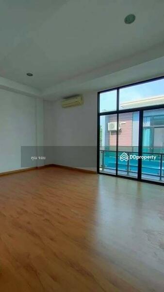 ขายหมู่บ้าน เมโทรไลท์ นาคนิวาส 14, Bangkok, 1 นาคนิวาส, Lat Phrao, Bangkok, 4 Bedrooms, 250 sqm, Single Detached House For Sale, by ดลดากร ลลิตวรฉัตร, 10203322 - DDproperty.com