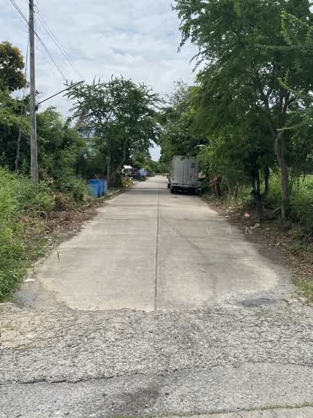 ขายที่ หลักหก ปทุมธานี ฝั่งตรงข้ามดอนเมือง ถนน local road เข้าซอยศาลเจ้าสมบุญ 139 ตารางวา 2.5 ล้าน, ปทุมธานี, หลักหก, เมืองปทุมธานี, ปทุมธานี, 556 ตร.ม., ที่ดิน ขาย, โดย Uraiwan V., 10204041 - DDproperty.com