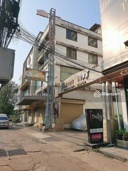 For Sale - สำนักงาน ถ.ลาดพร้าว 4 คูหา พื้นที่ 48 ตร.ว. 4.5 ชั้นกว้าง 12×16 มีดาดฟ้า พื้นที่ใช้สอย1,055 ตร.ม., Bangkok