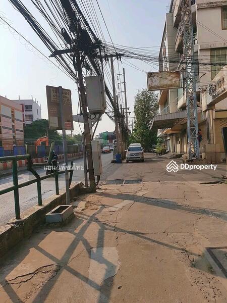 For Sale - สำนักงาน ถ.ลาดพร้าว 4 คูหา พื้นที่ 48 ตร.ว. 4.5 ชั้นกว้าง 12×16 มีดาดฟ้า พื้นที่ใช้สอย1,055 ตร.ม., Bangkok