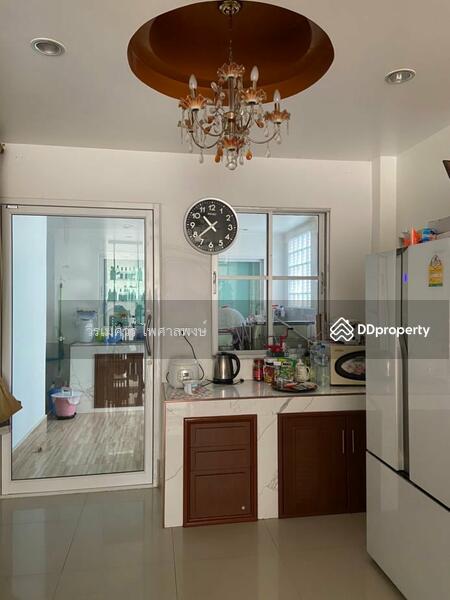 ขายทาวน์โฮม บ้านกลางเมือง รัชดา-ลาดพร้าว (ใกล้ MRT ลาดพร้าว) สูง 4 ชั้น 26.4 ตร.ว. 
