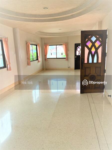 ชั้น 2 / ห้องนอนใหญ่