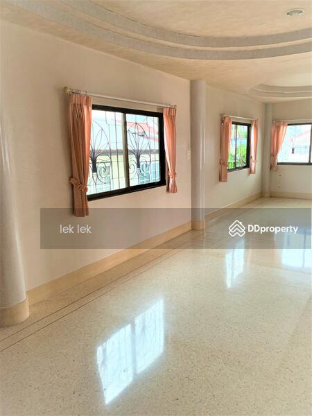 ชั้น 2 / ห้องนอนใหญ่