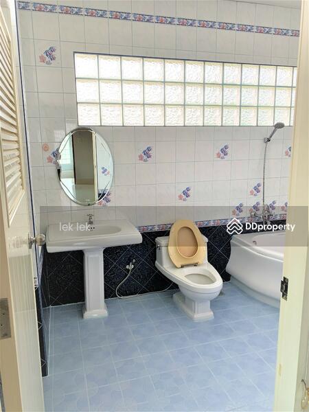 ชั้น 2 / ห้องน้ำ