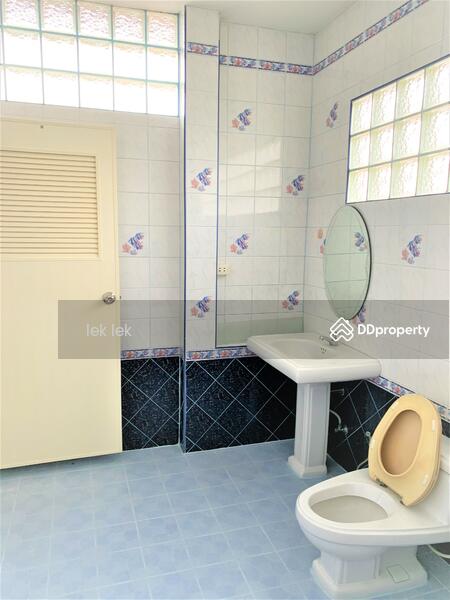 ชั้น 2 / ห้องน้ำ