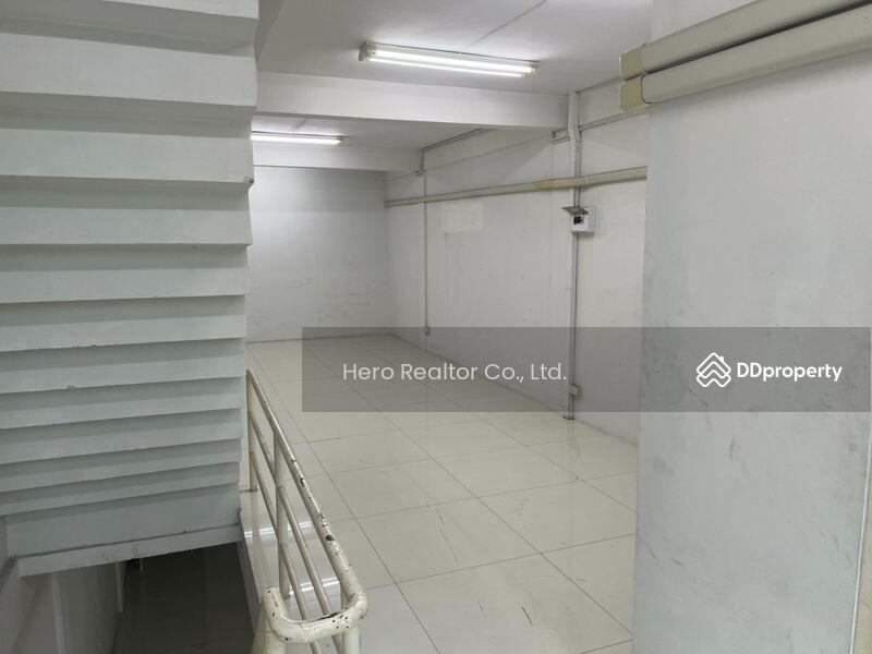ให้เช่า - For Rent Bangkok Shophouse Charoenkrung BTS Surasak Bang Rak BRE17662, กรุงเทพ
