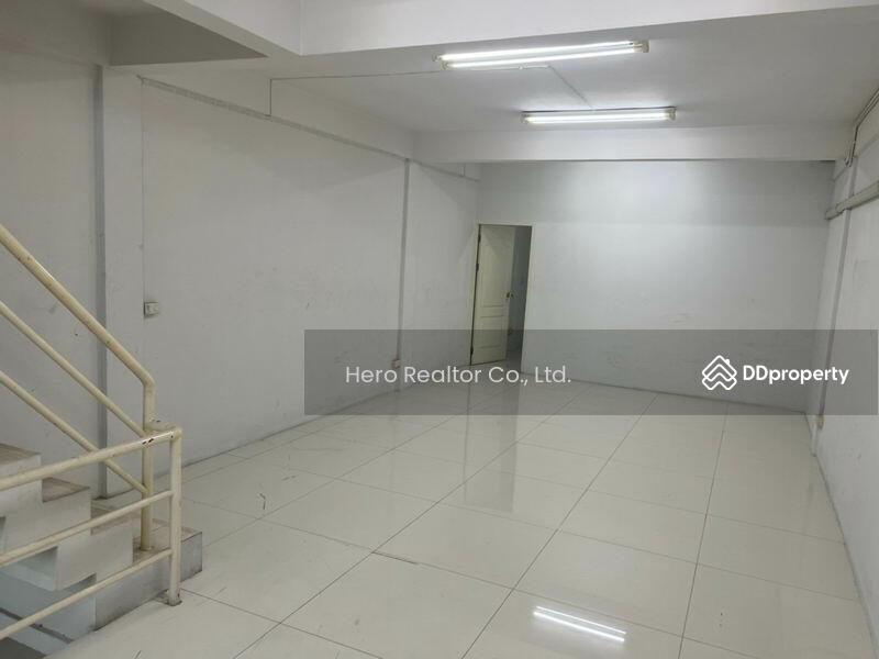ให้เช่า - For Rent Bangkok Shophouse Charoenkrung BTS Surasak Bang Rak BRE17662, กรุงเทพ