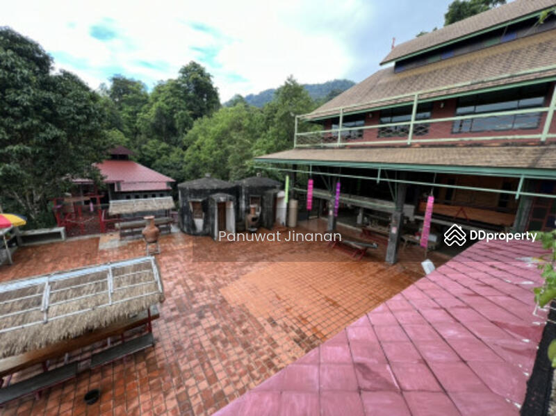 ขาย - ขาย โรงแรม ใกล้วัดพระพุทธบาทสี่รอย ที่พักกึ่งรีสอร์ท มี 3 อาคาร 500 ตรม. 4 ไร่ บนหุบเขาใน อ.แม่ริม จ, เชียงใหม่