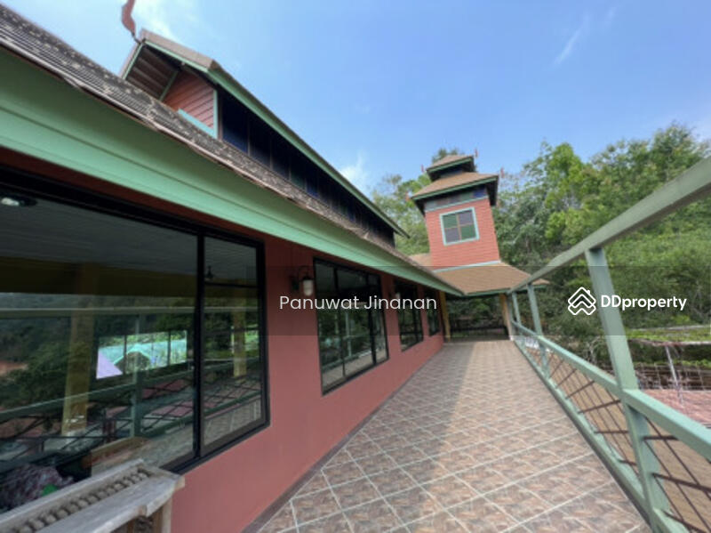 ขาย - ขาย โรงแรม ใกล้วัดพระพุทธบาทสี่รอย ที่พักกึ่งรีสอร์ท มี 3 อาคาร 500 ตรม. 4 ไร่ บนหุบเขาใน อ.แม่ริม จ, เชียงใหม่