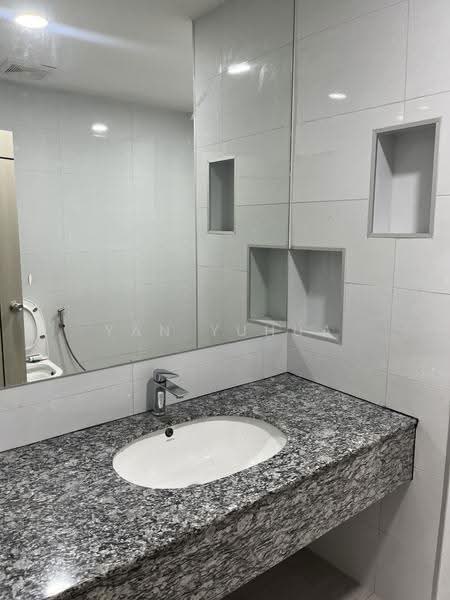 Country Complex Bangna, Bangkok, Sanpawut Road, Bang Na, Bangkok, 2 Bedrooms, 95 sqm, Condo For Sale, by YAN YUHUA, 10304037 - DDproperty.com