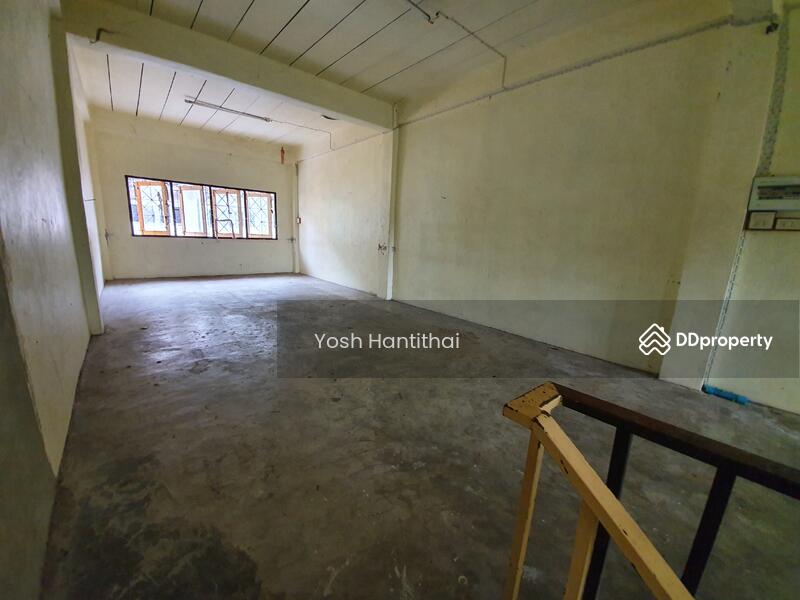 หมู่บ้าน ศรีเพชร, Bangkok, Nong Kang Plu, Nong Khaem, Bangkok, , 250 sqm, Shophouse For Sale, by Yosh Hantithai, 10323315 - DDproperty.com