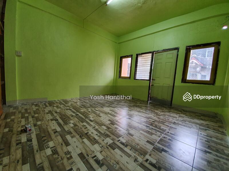หมู่บ้าน ศรีเพชร, Bangkok, Nong Kang Plu, Nong Khaem, Bangkok, , 250 sqm, Shophouse For Sale, by Yosh Hantithai, 10323315 - DDproperty.com