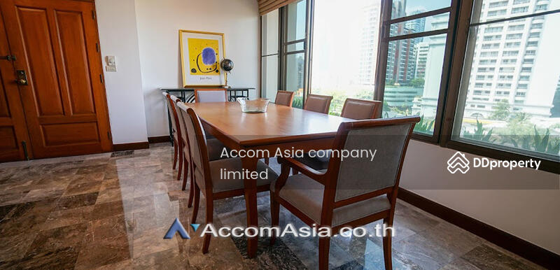 The exclusive private living