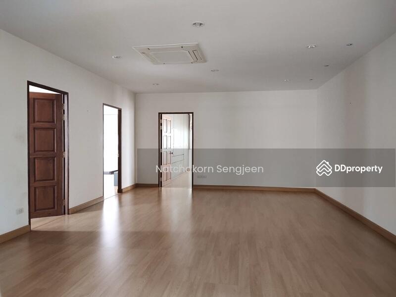 For Sale - Office + House for sale , Soi Punnawithi 34, Sukhumvit 101 Road, Bang Chak , Phra Khanong , Bangkok., Bangkok