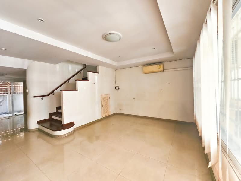 Supalai Ville Ekkamai-Ramindra, Bangkok, Ram Inthra Rd., Tha Rang, Bang Khen, Bangkok, 3 Bedrooms, 130 sqm, Townhouse For Sale, by คุณจ๋า, 10328372 - DDproperty.com