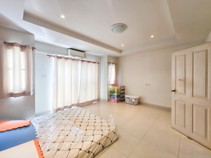 Supalai Ville Ekkamai-Ramindra, Bangkok, Ram Inthra Rd., Tha Rang, Bang Khen, Bangkok, 3 Bedrooms, 130 sqm, Townhouse For Sale, by คุณจ๋า, 10328372 - DDproperty.com