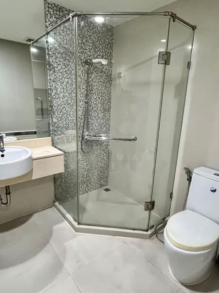 The Rajdamri, Bangkok, Ratchadamri Road, Lumphini, Pathum Wan, Bangkok, Studio, 45 sqm, Condo For Rent, by Caveman Property, 10329774 - DDproperty.com