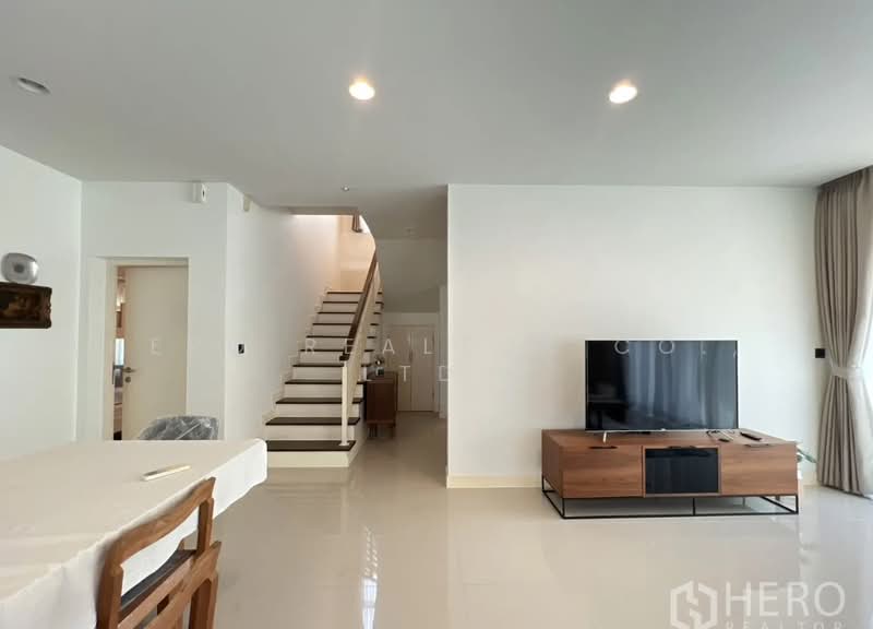 For Rent 4 Bedroom Detached House in Setthasiri Krungthep Kreetha, Bang Kapi Bangkok BRE18051, Bangkok, Hua Mak, Bang Kapi, Bangkok, 4 Bedrooms, 193 sqm, Single Detached House For Rent, by Hero Realtor Co., Ltd., 10345031 - DDproperty.com