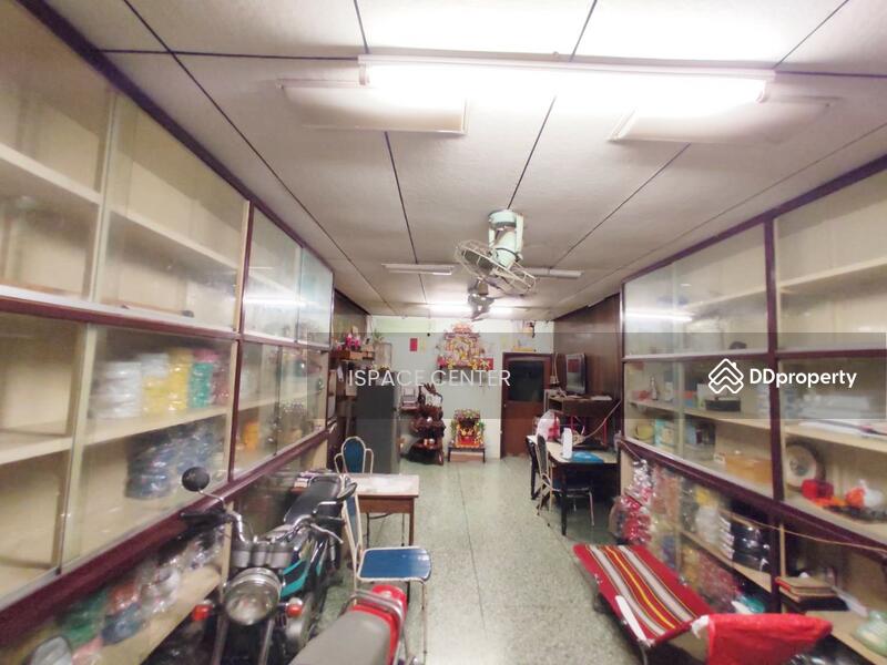 For Sale & Rent: A 5-story commercial building with a private rooftop, located in Soi Yukol1, Bangkok, 14 ซอยยุคล1 บำรุงเมือง, Wat Thep Sirin, Pom Prap Sattru Phai, Bangkok, , 400 sqm, Shophouse For Sale, by Prakaimas Lapsomboonnanon (Ying), 10357727 - DDproperty.com