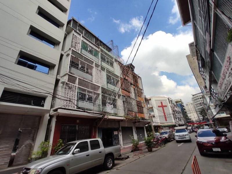 For Sale & Rent: A 5-story commercial building with a private rooftop, located in Soi Yukol1, Bangkok, 14 ซอยยุคล1 บำรุงเมือง, Wat Thep Sirin, Pom Prap Sattru Phai, Bangkok, , 400 sqm, Shophouse For Sale, by Prakaimas Lapsomboonnanon (Ying), 10357727 - DDproperty.com