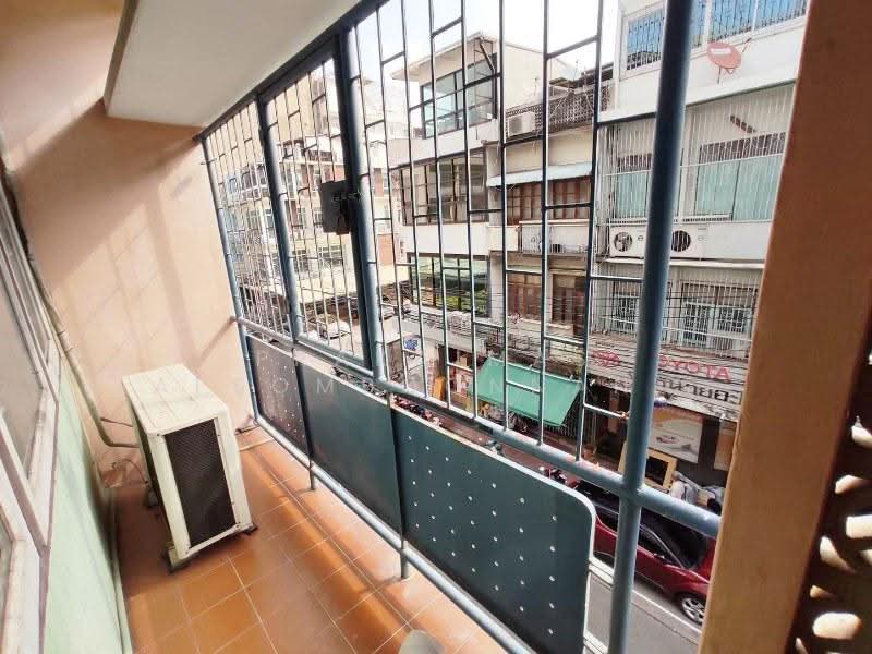For Sale & Rent: A 5-story commercial building with a private rooftop, located in Soi Yukol1, Bangkok, 14 ซอยยุคล1 บำรุงเมือง, Wat Thep Sirin, Pom Prap Sattru Phai, Bangkok, , 400 sqm, Shophouse For Sale, by Prakaimas Lapsomboonnanon (Ying), 10357727 - DDproperty.com