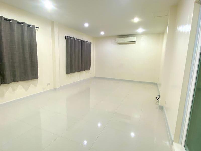 Vararom Minburi, Bangkok, Soi Rat Uthit 16, Rat Uthit Road, Saen Sab, Min Buri, Bangkok, 3 Bedrooms, 276 sqm, Single Detached House For Sale, by Amwika Karoonsombat, 10382820 - DDproperty.com