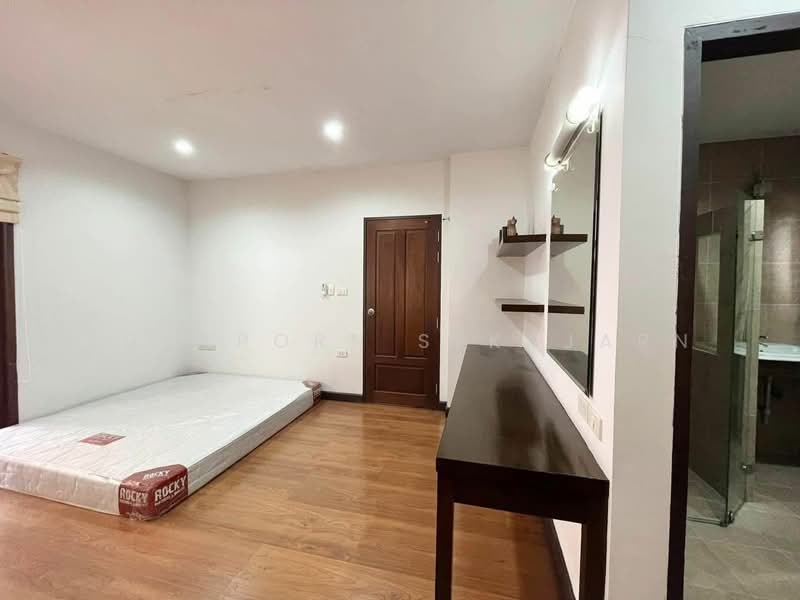 หมู่บ้านอบอุ่น, Nonthaburi, Bang Yai, Nonthaburi, 5 Bedrooms, 300 sqm, Single Detached House For Rent, by Supaporn Sekajarn, 10395625 - DDproperty.com