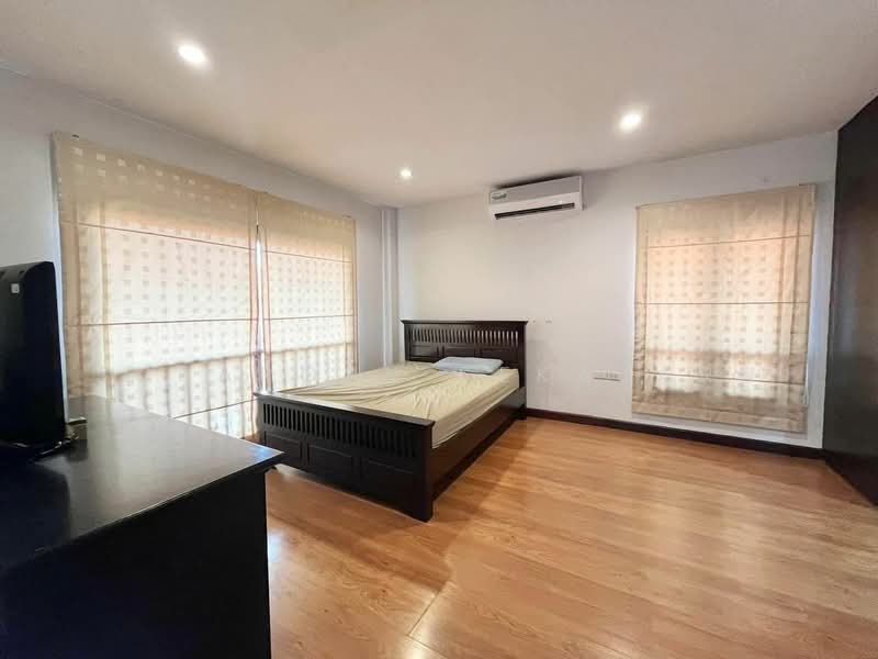 หมู่บ้านอบอุ่น, Nonthaburi, Bang Yai, Nonthaburi, 5 Bedrooms, 300 sqm, Single Detached House For Rent, by Supaporn Sekajarn, 10395625 - DDproperty.com